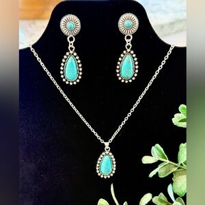 Silver-Tone Turquoise Teardrop Western Necklace & Earrings Set "NEW"